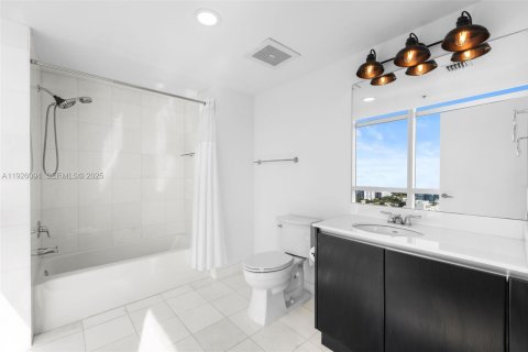Condominio en venta en Miami, Florida, 2 dormitorios, 140.1 m2 № 2154799 - foto 22
