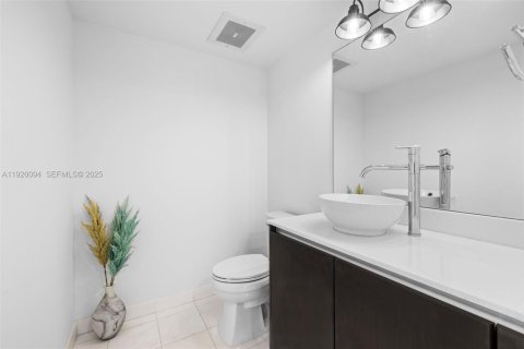Condominio en venta en Miami, Florida, 2 dormitorios, 140.1 m2 № 2154799 - foto 16