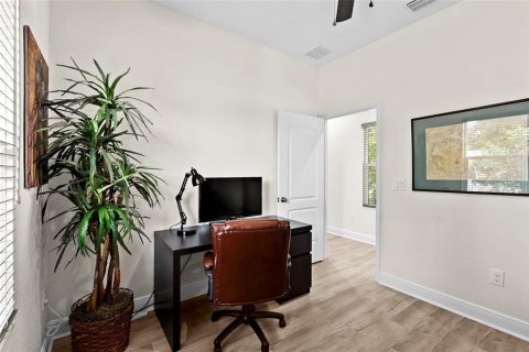 House in Tampa, Florida 3 bedrooms, 133.78 sq.m. № 2203526 - photo 25