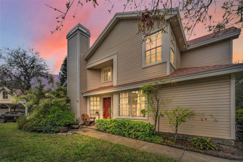Townhouse in Palm Harbor, Florida 2 bedrooms, 126.35 sq.m. № 1524390 - photo 1