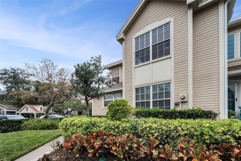 Townhouse in Palm Harbor, Florida 2 bedrooms, 126.35 sq.m. № 1524390 - photo 5