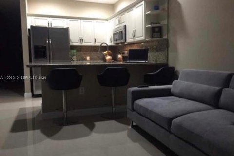 Townhouse in Miami, Florida 3 bedrooms, 144.83 sq.m. № 2055529 - photo 4