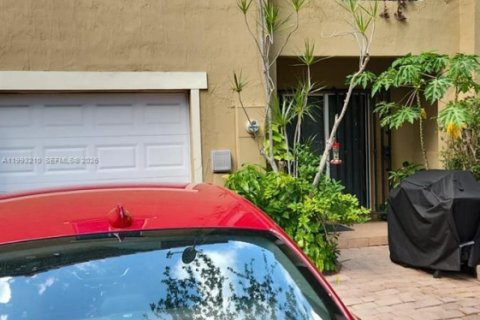 Touwnhouse à vendre à Miami, Floride: 3 chambres, 144.83 m2 № 2055529 - photo 26