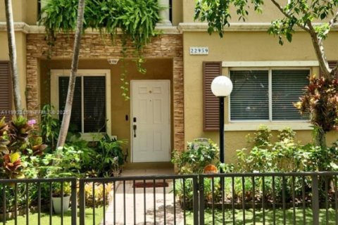 Touwnhouse à vendre à Miami, Floride: 3 chambres, 144.83 m2 № 2055529 - photo 24