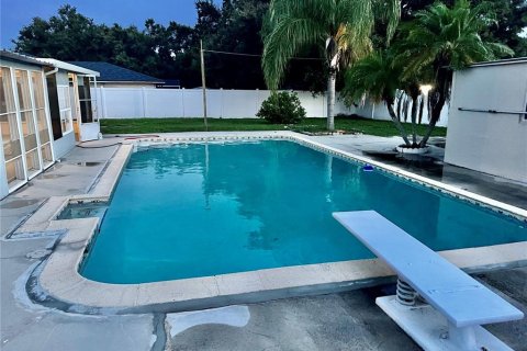 House in Haines City, Florida 2 bedrooms, 141.58 sq.m. № 1918732 - photo 9