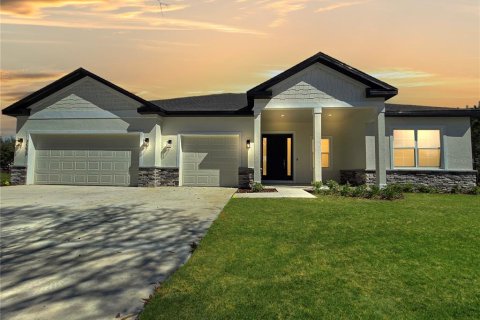 House in Hernando, Florida 4 bedrooms, 230.21 sq.m. № 1568382 - photo 1