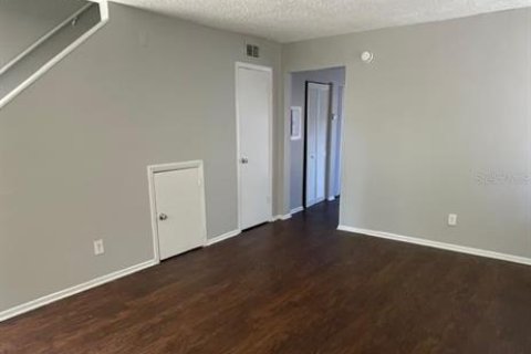 Touwnhouse à louer à Tampa, Floride: 2 chambres, 78.97 m2 № 2118575 - photo 4