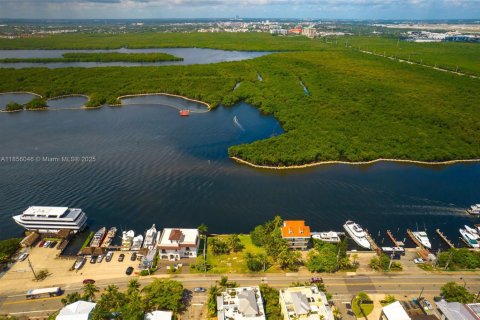 House in Hollywood, Florida 1 bedroom № 1880018 - photo 5