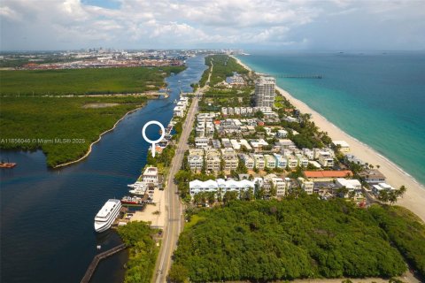 House in Hollywood, Florida 1 bedroom № 1880018 - photo 8