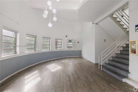 Снять в аренду квартиру в Майами-Бич, Флорида 37.16м2, № 2034659 - фото 10