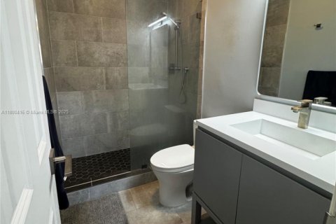 Condominio en venta en Fort Lauderdale, Florida, 1 dormitorio, 81.66 m2 № 1695226 - foto 13