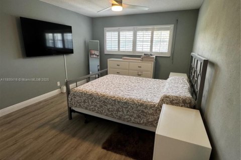 Condominio en venta en Fort Lauderdale, Florida, 1 dormitorio, 81.66 m2 № 1695226 - foto 12