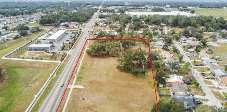 Terreno en Seffner, Florida № 1826125