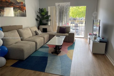 Condominio en venta en North Miami, Florida, 1 dormitorio, 75.81 m2 № 2035872 - foto 3