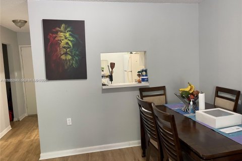 Condominio en venta en North Miami, Florida, 1 dormitorio, 75.81 m2 № 2035872 - foto 6