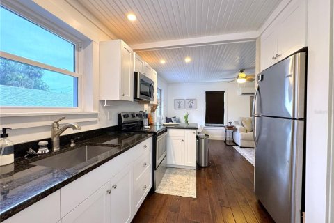 Villa ou maison à louer à Crystal River, Floride: 1 chambre, 43.48 m2 № 2148590 - photo 12