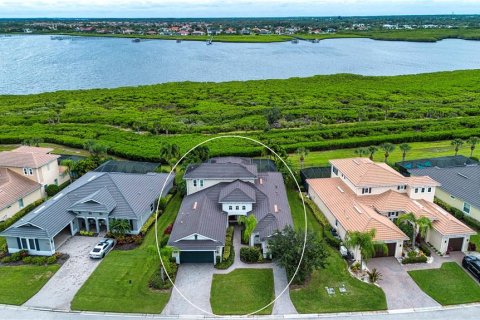 Villa ou maison à vendre à Bradenton, Floride: 4 chambres, 319.68 m2 № 2403340 - photo 6