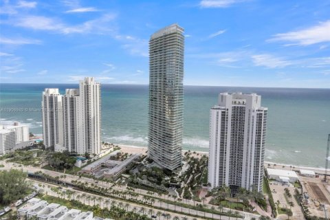 Condominio en Sunny Isles Beach, Florida, 4 dormitorios  № 2052722