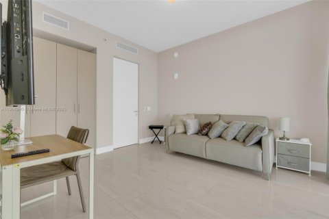 Condominio en alquiler en Sunny Isles Beach, Florida, 4 dormitorios, 229.28 m2 № 2052722 - foto 30