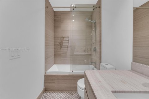 Condominio en alquiler en Sunny Isles Beach, Florida, 4 dormitorios, 229.28 m2 № 2052722 - foto 19