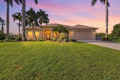 House in North Port, Florida 3 bedrooms, 205.59 sq.m. № 2366827
