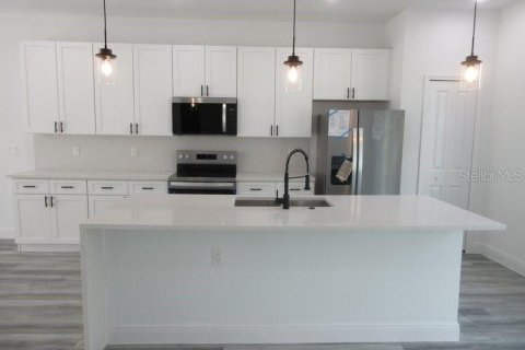 House in Ocala, Florida 4 bedrooms, 165.18 sq.m. № 2093018 - photo 4