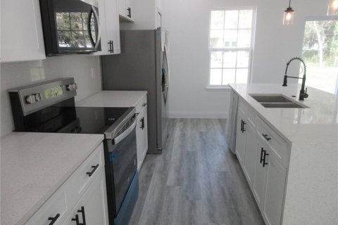 House in Ocala, Florida 4 bedrooms, 165.18 sq.m. № 2093018 - photo 5