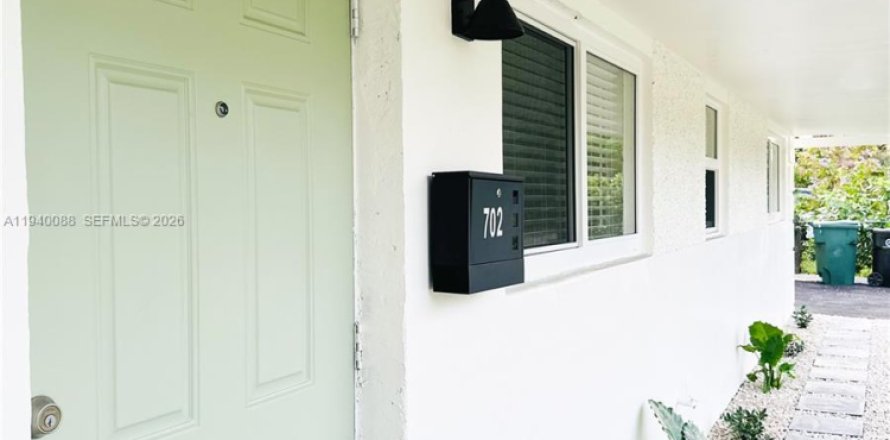 Коммерческая недвижимость в Форт-Лодердейл, Флорида 188.03м2 № 1997347