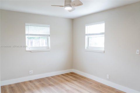 Купить коммерческую недвижимость в Форт-Лодердейл, Флорида 188.03м2, № 1997347 - фото 9