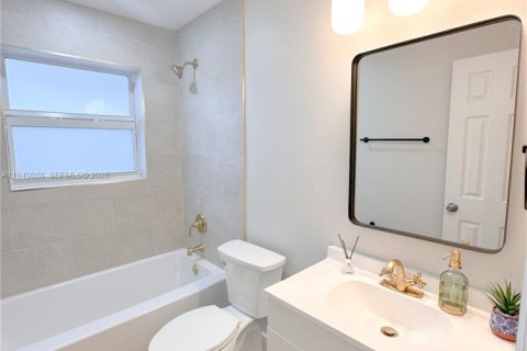 Купить коммерческую недвижимость в Форт-Лодердейл, Флорида 188.03м2, № 1997347 - фото 7