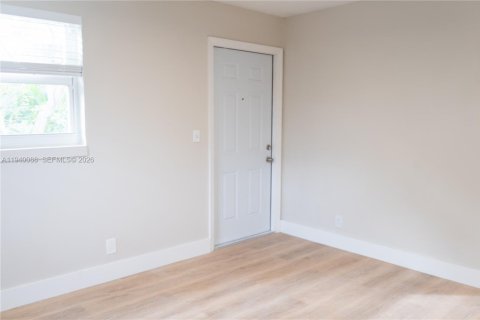 Купить коммерческую недвижимость в Форт-Лодердейл, Флорида 188.03м2, № 1997347 - фото 10