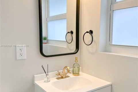 Купить коммерческую недвижимость в Форт-Лодердейл, Флорида 188.03м2, № 1997347 - фото 8