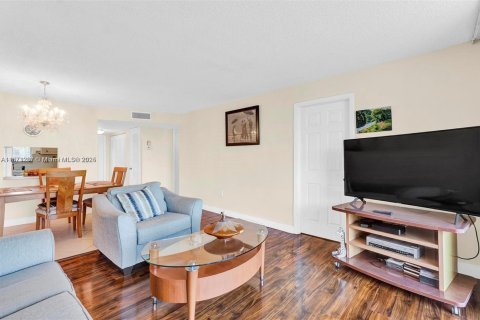 Купить кондоминиум в Санрайз, Флорида 2 спальни, 78.97м2, № 1927243 - фото 5