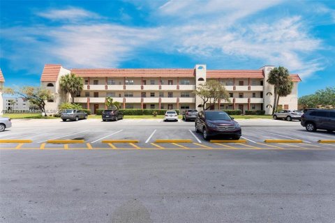 Купить кондоминиум в Санрайз, Флорида 2 спальни, 78.97м2, № 1927243 - фото 16