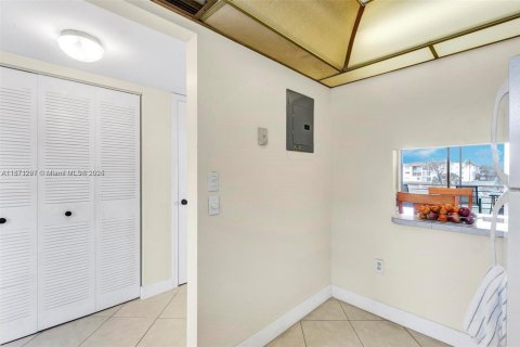 Купить кондоминиум в Санрайз, Флорида 2 спальни, 78.97м2, № 1927243 - фото 20