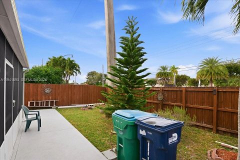 Casa en venta en Miami, Florida, 4 dormitorios, 160.81 m2 № 2001626 - foto 28