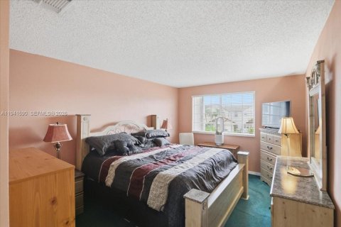 Casa en venta en Miami, Florida, 4 dormitorios, 160.81 m2 № 2001626 - foto 18