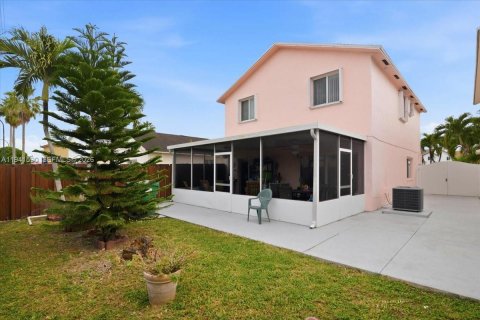 Casa en venta en Miami, Florida, 4 dormitorios, 160.81 m2 № 2001626 - foto 26