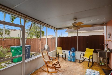 Casa en venta en Miami, Florida, 4 dormitorios, 160.81 m2 № 2001626 - foto 29