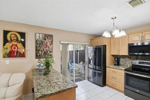 Casa en venta en Miami, Florida, 4 dormitorios, 160.81 m2 № 2001626 - foto 8