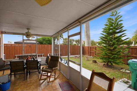 Casa en venta en Miami, Florida, 4 dormitorios, 160.81 m2 № 2001626 - foto 30