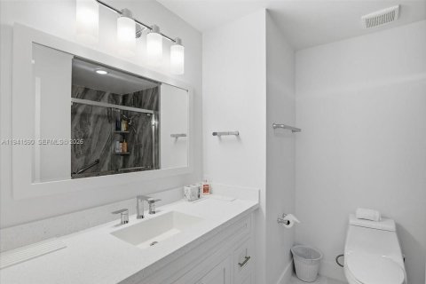 Casa en venta en Miami, Florida, 4 dormitorios, 160.81 m2 № 2001626 - foto 15