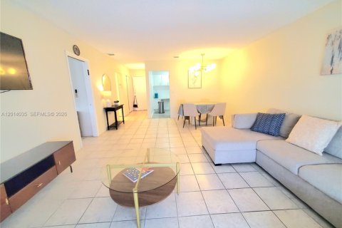 Copropriété à vendre à Miami, Floride: 1 chambre, 82.03 m2 № 2076180 - photo 5