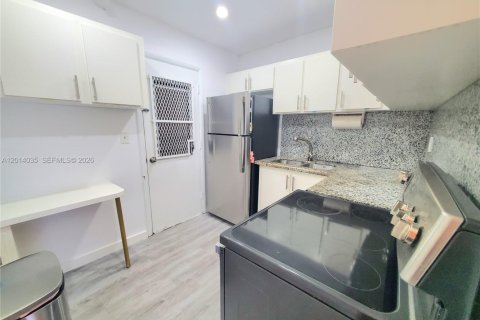 Copropriété à vendre à Miami, Floride: 1 chambre, 82.03 m2 № 2076180 - photo 3