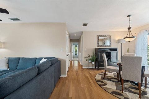 Townhouse in Tampa, Florida 3 bedrooms, 115.57 sq.m. № 1841516 - photo 4