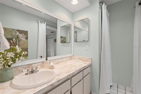 Townhouse in Tampa, Florida 3 bedrooms, 115.57 sq.m. № 1841516 - photo 18