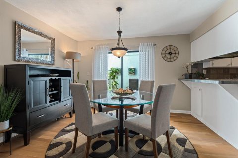 Townhouse in Tampa, Florida 3 bedrooms, 115.57 sq.m. № 1841516 - photo 8