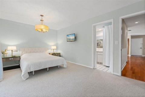 Townhouse in Tampa, Florida 3 bedrooms, 115.57 sq.m. № 1841516 - photo 16