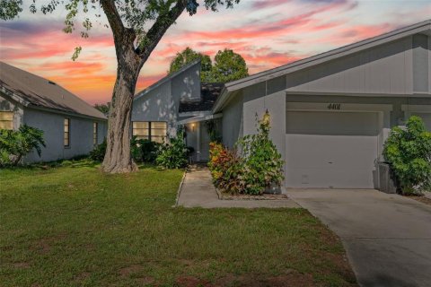 Townhouse in Tampa, Florida 3 bedrooms, 115.57 sq.m. № 1841516 - photo 1