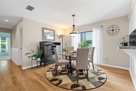 Townhouse in Tampa, Florida 3 bedrooms, 115.57 sq.m. № 1841516 - photo 7